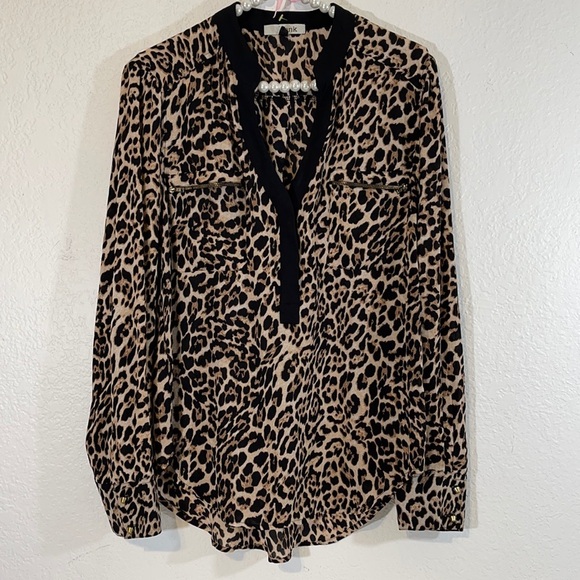 MNK Leopard Print Button Up Top Size Large - Picture 1 of 4
